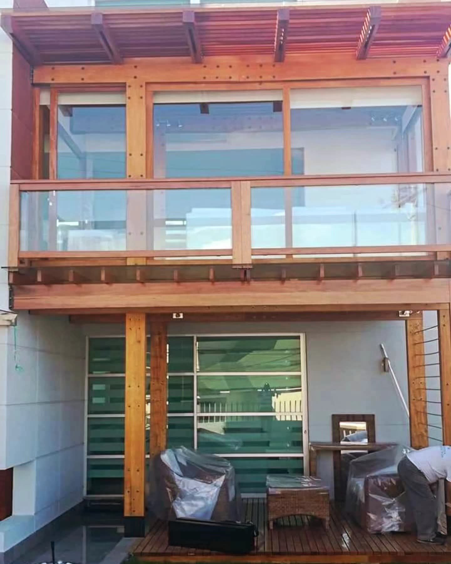 Pérgola Sólida Natural — DIPM
